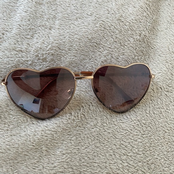 Assorted Sunglasses - Picture 4 of 9